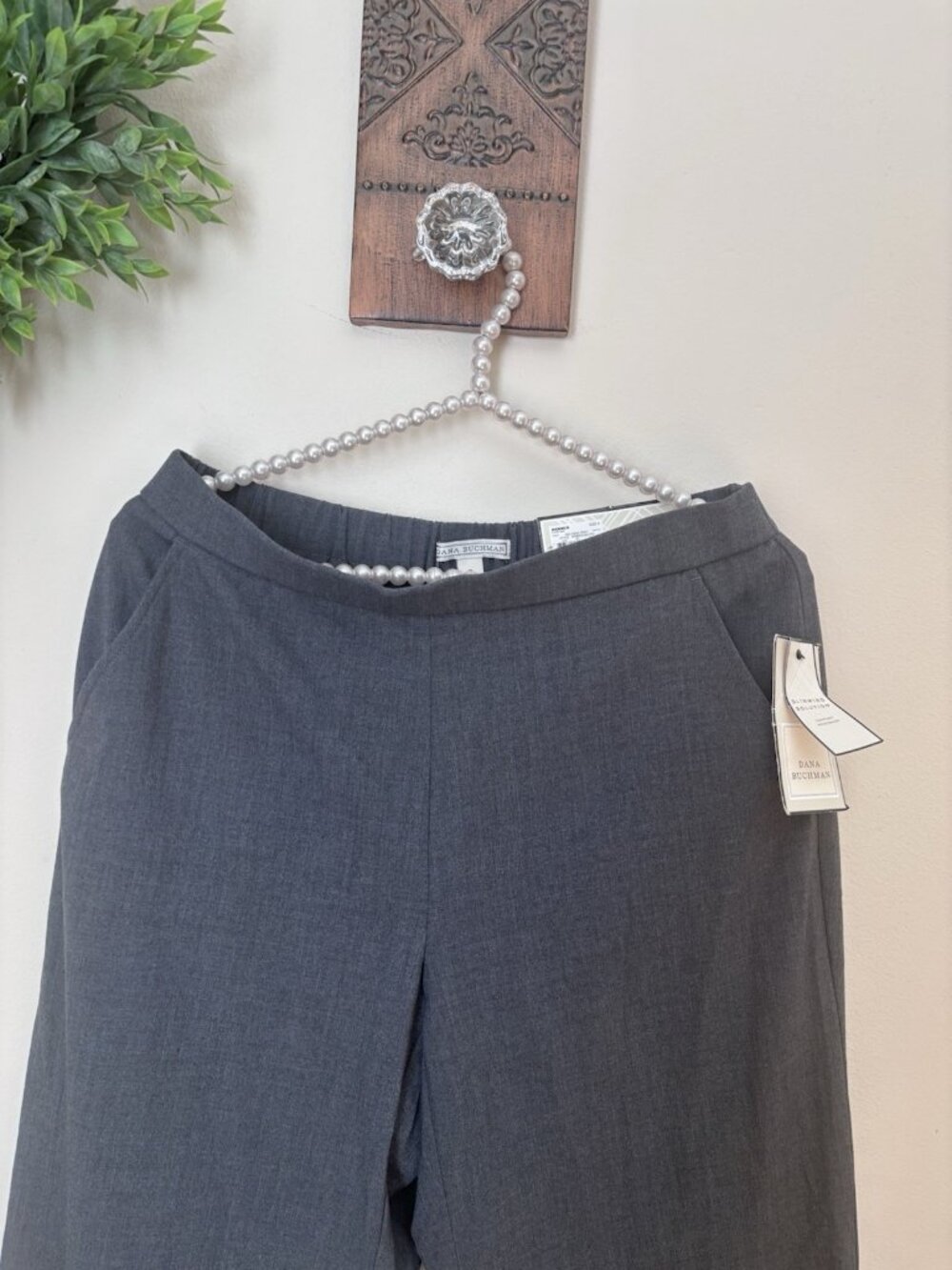 NWT Dana Buchman Size 6 Gray Mid-Rise Trousers Pants Slimming - Picture 2 of 6